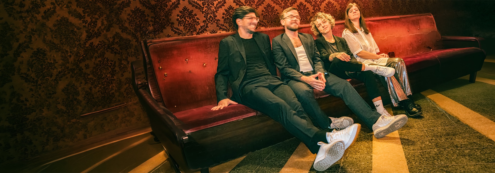 Tsombanis4 / Essentials