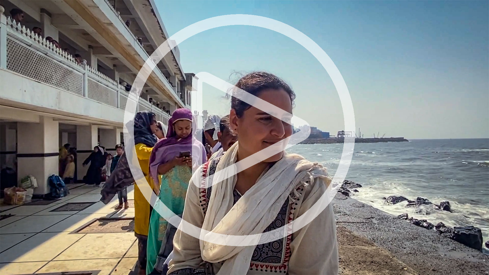 Video abspielen Naïssam Jalal / Landscapes of Eternity